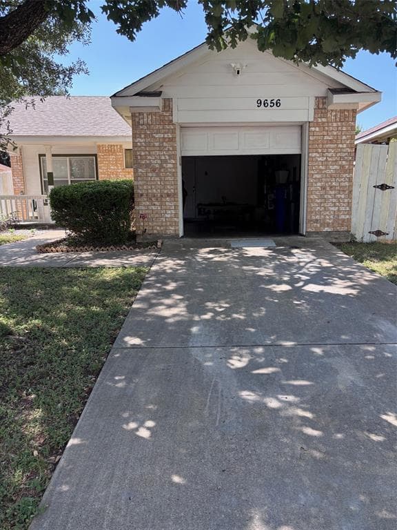 9656 Stonewood Dr