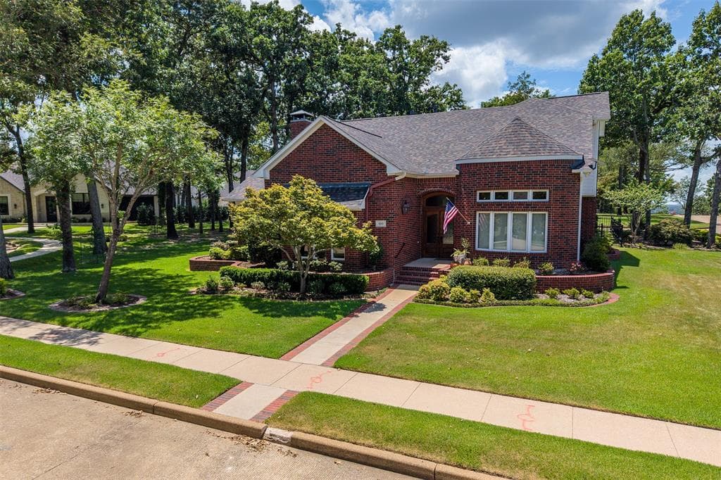 100 Red Oak Ct