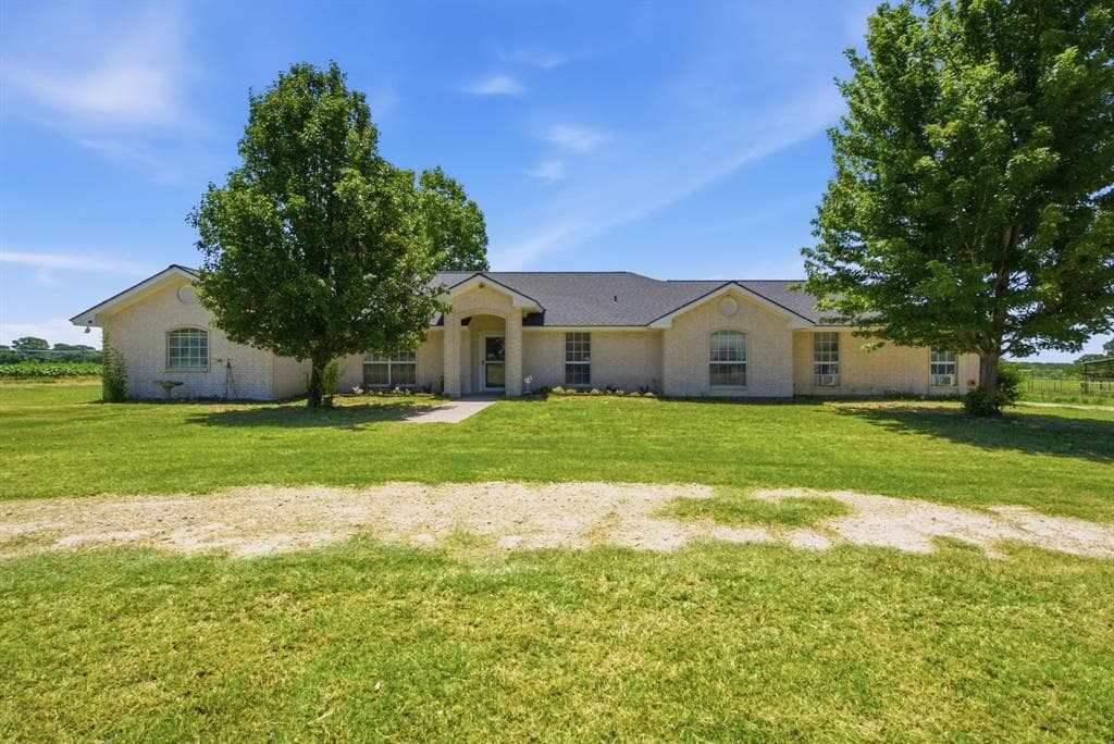1640 County Road 185