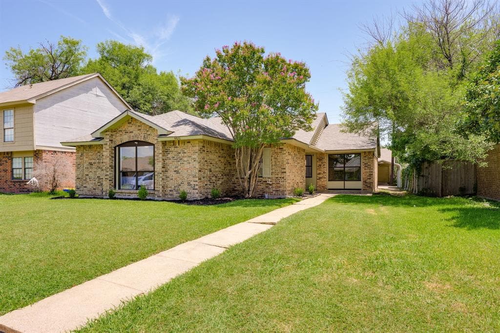 4610 Carmel Ln