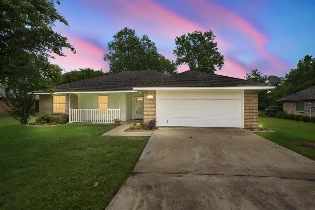 122 Lynnie Penny Ln