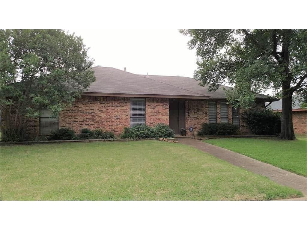 1217 River Oaks Dr