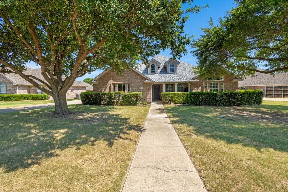 135 Honeysuckle Dr