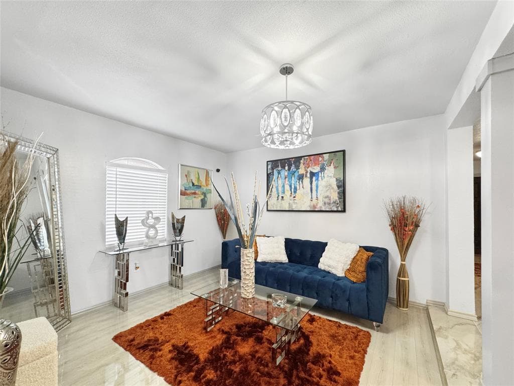 4111 Vanette Ln