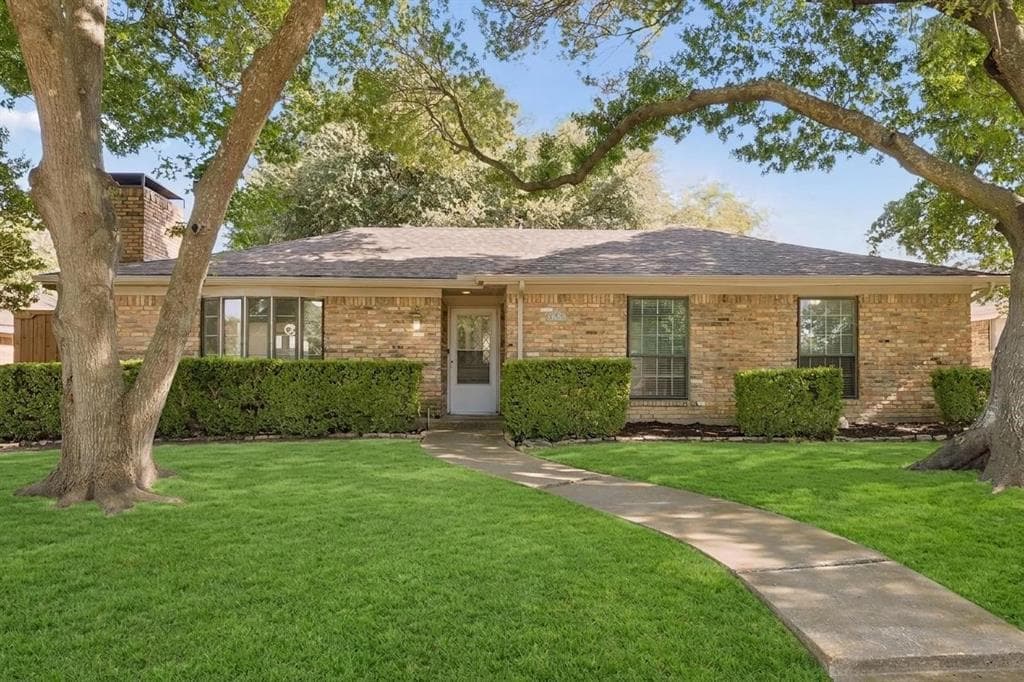 3624 Churchill Ln