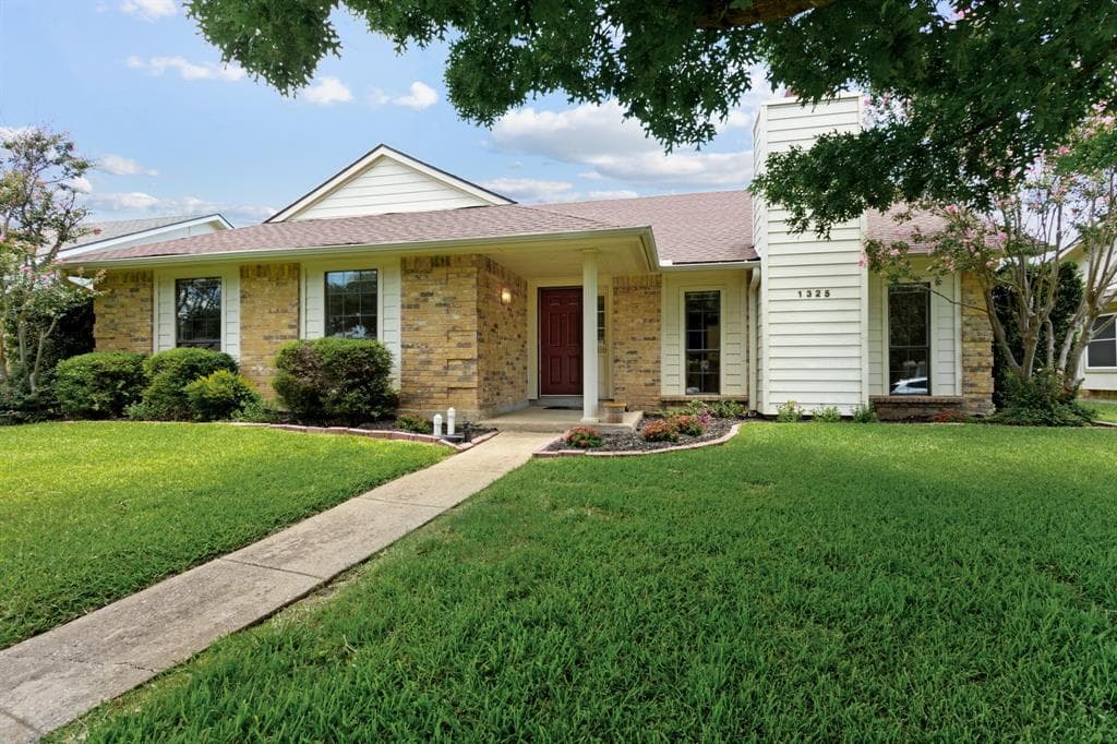 1325 Heidi Dr