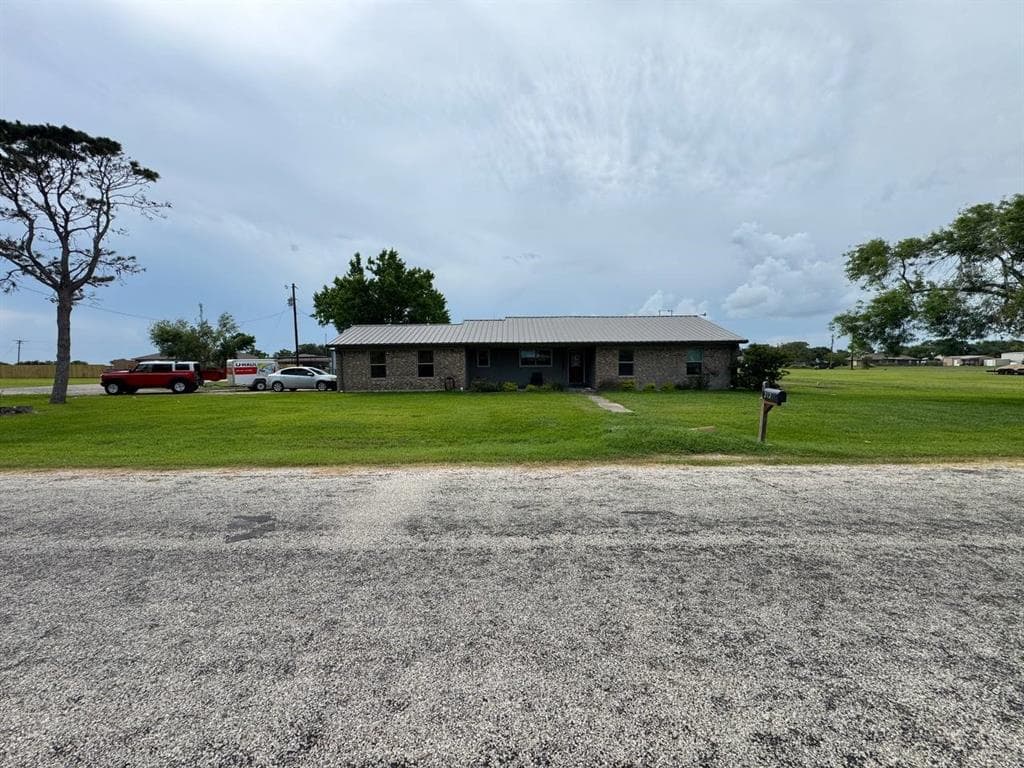 212 Golden Glow St