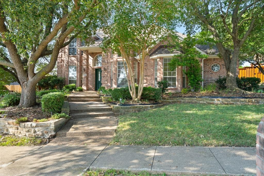 1718 Lake Bluff Dr