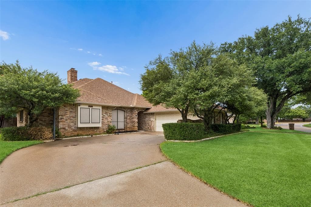2507 Mandy Way