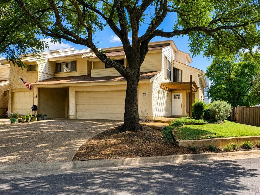 29 Oakbrook Dr