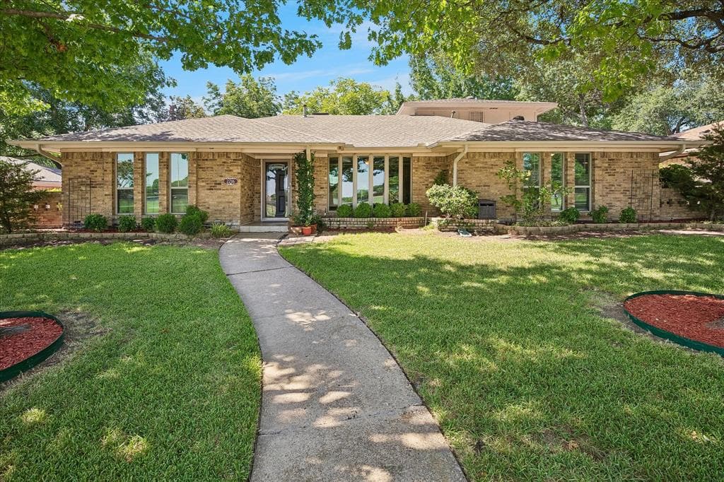 2216 Grandview Dr