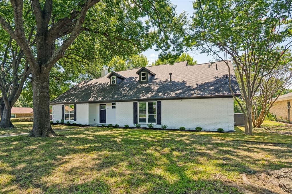5121 Vera Cruz Dr