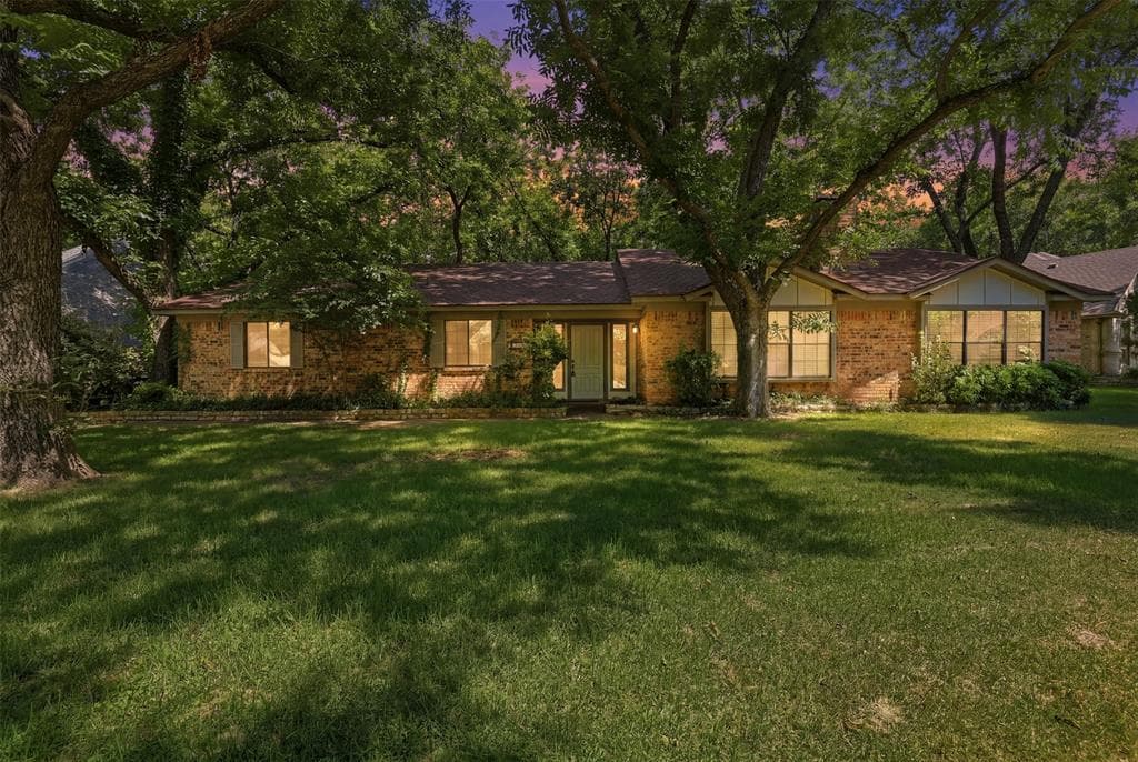 8708 S Monticello Cir