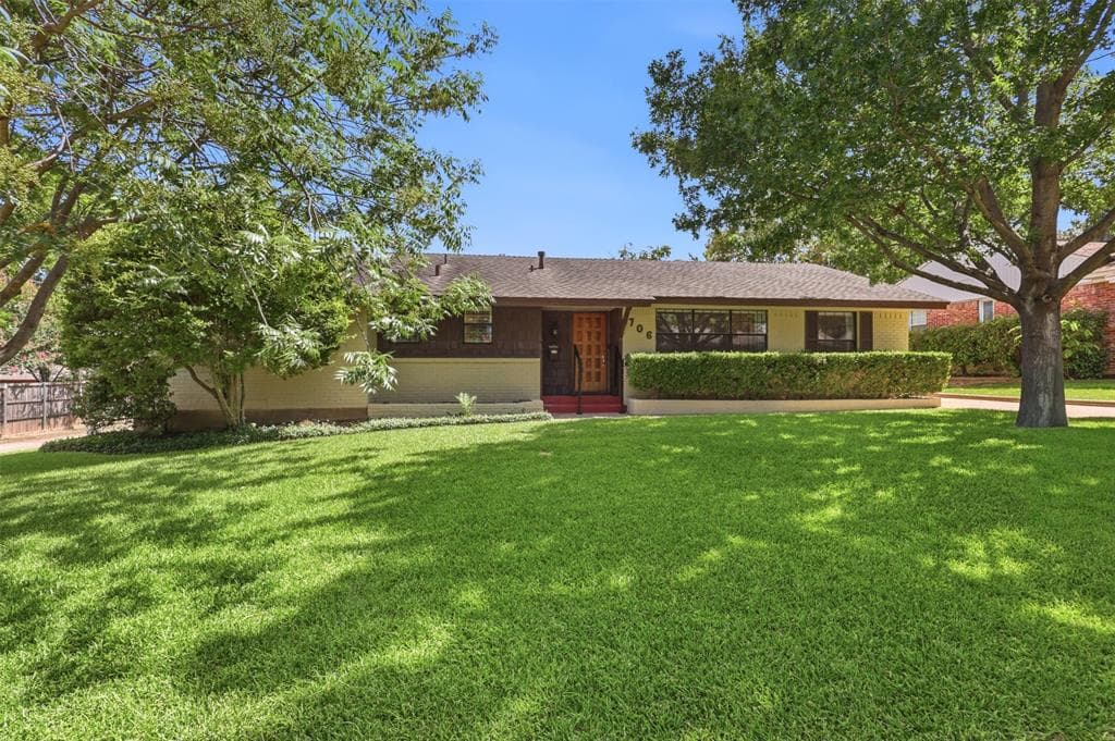 706 Peach Tree Ln