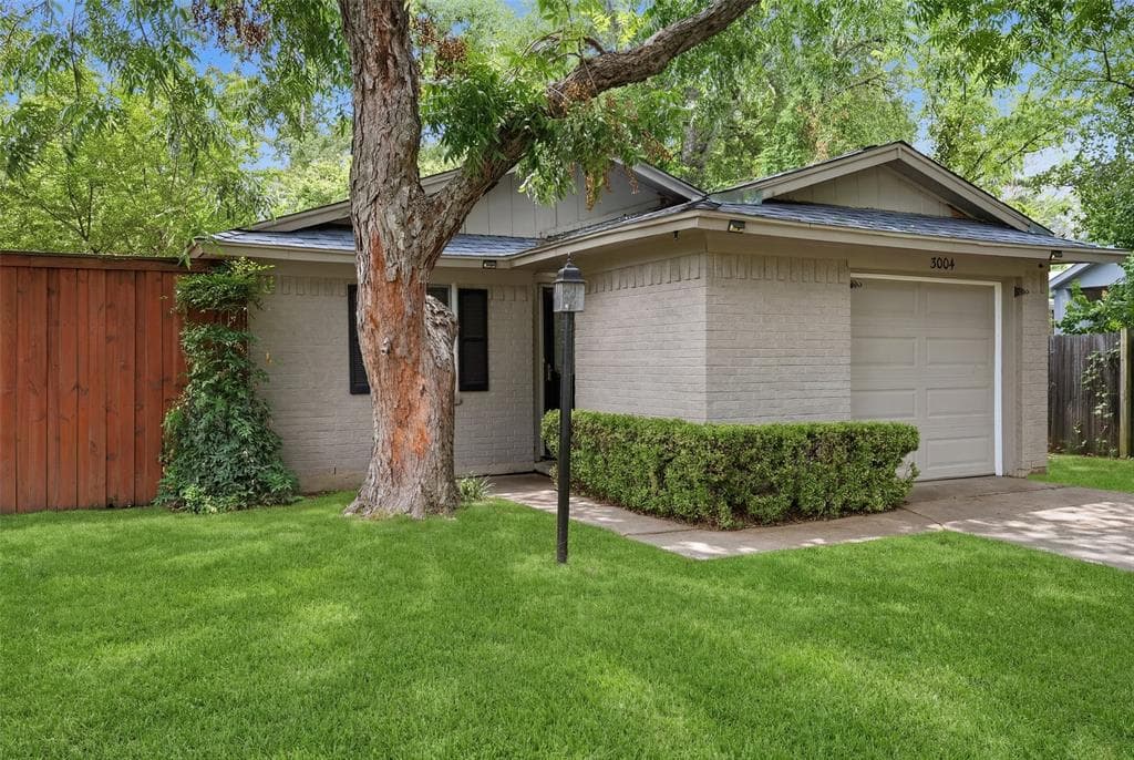 3004 Montclair Pl