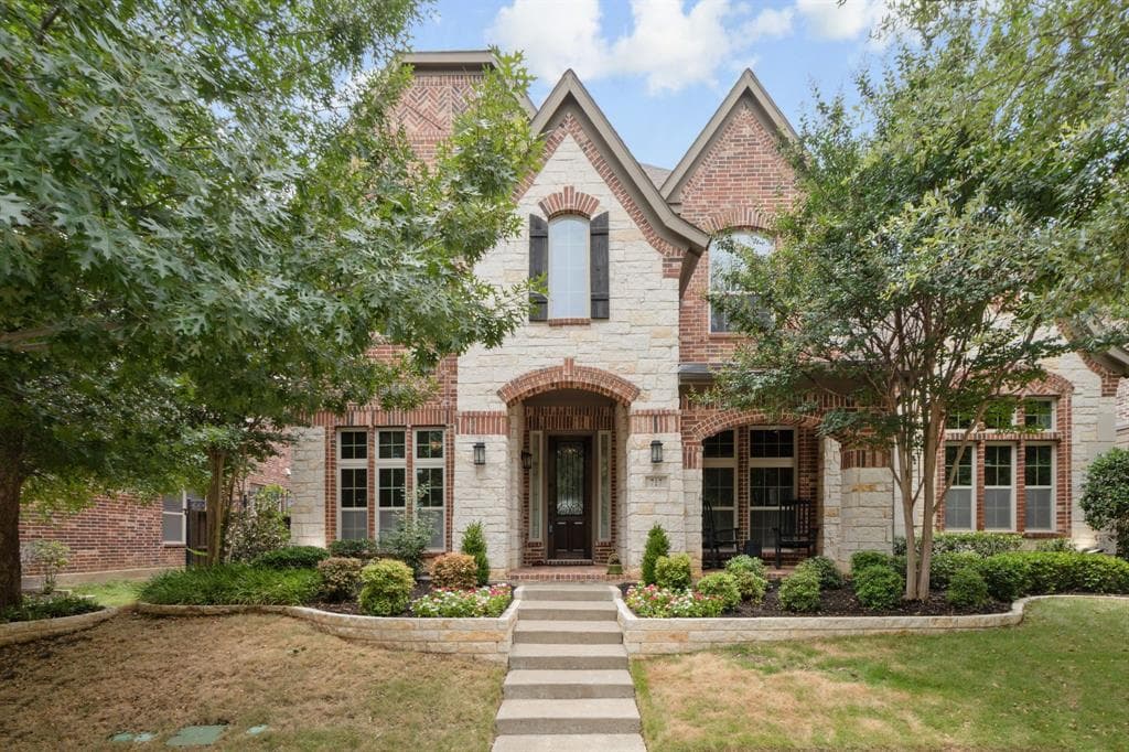 717 Orleans Dr