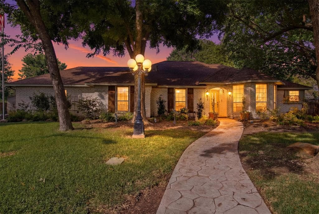 5308 Dixie Cir