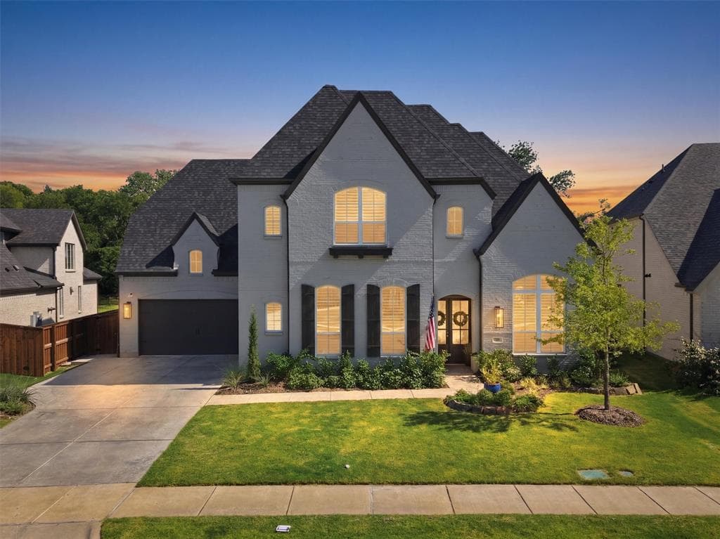 1813 Paxton Pass