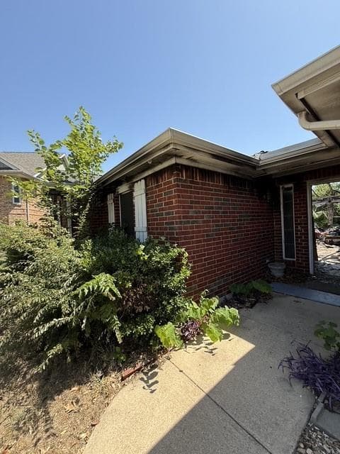 689 Opelousas Ct N
