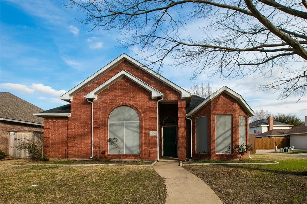 7836 Armor Ln