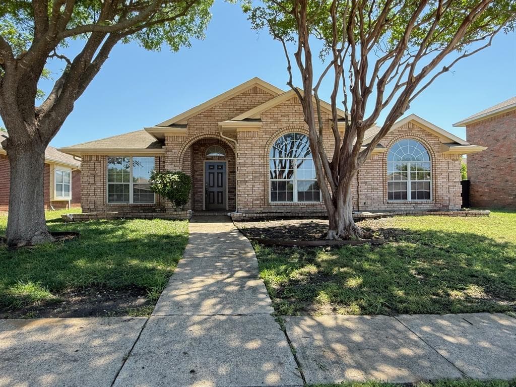 621 Oak Forest Ln