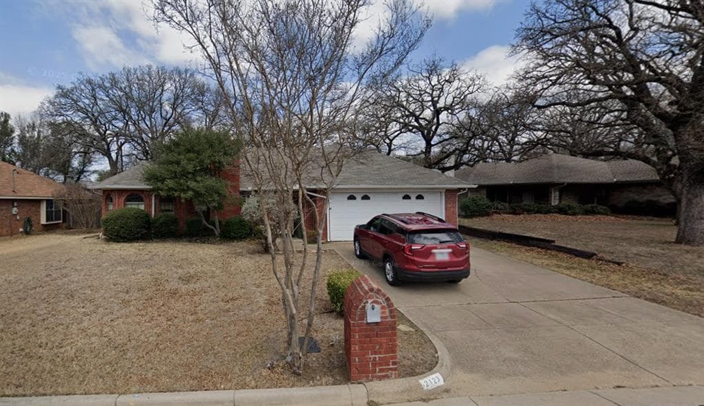 2123 Turf Club Dr
