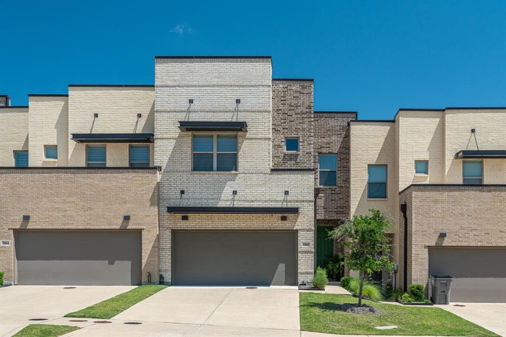1062 Maverick Dr
