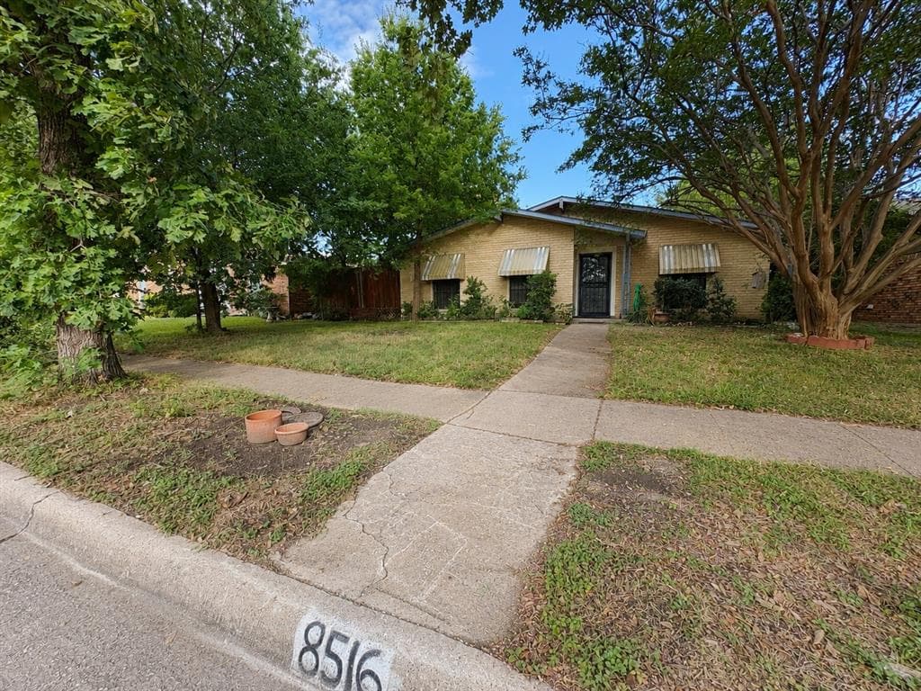 8516 Londonderry Ln