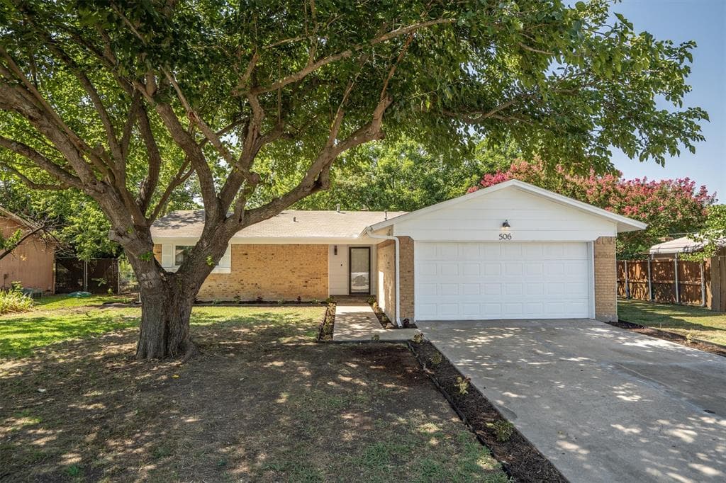 506 Retama St