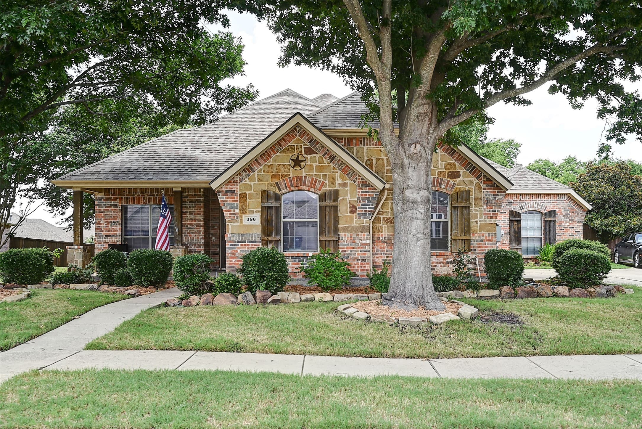 386 Phillips Ct