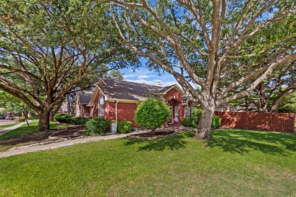 6800 Forest Hills Dr
