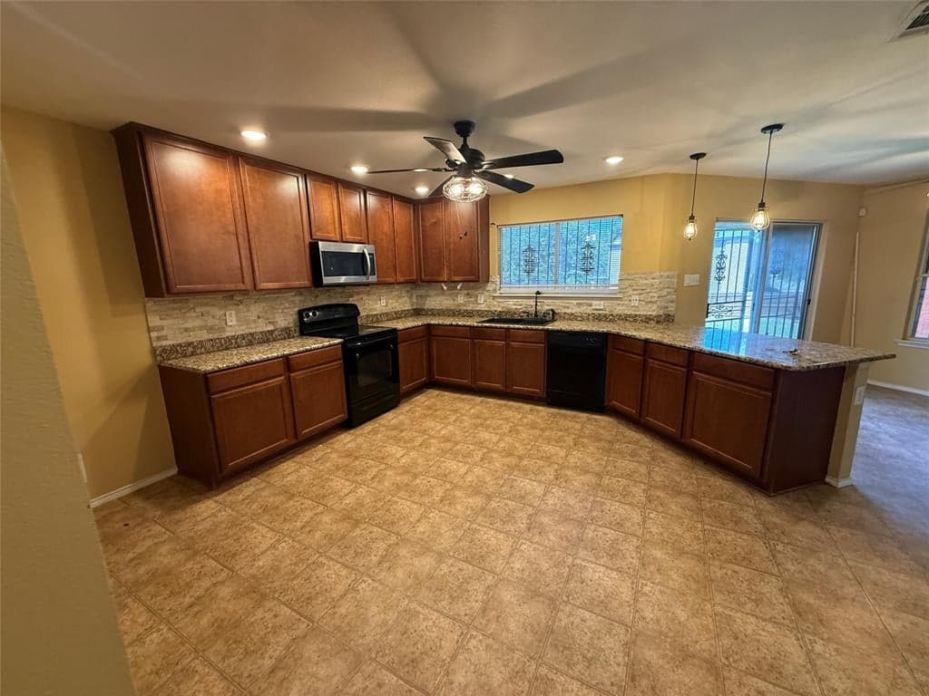 1329 Falcon Dr