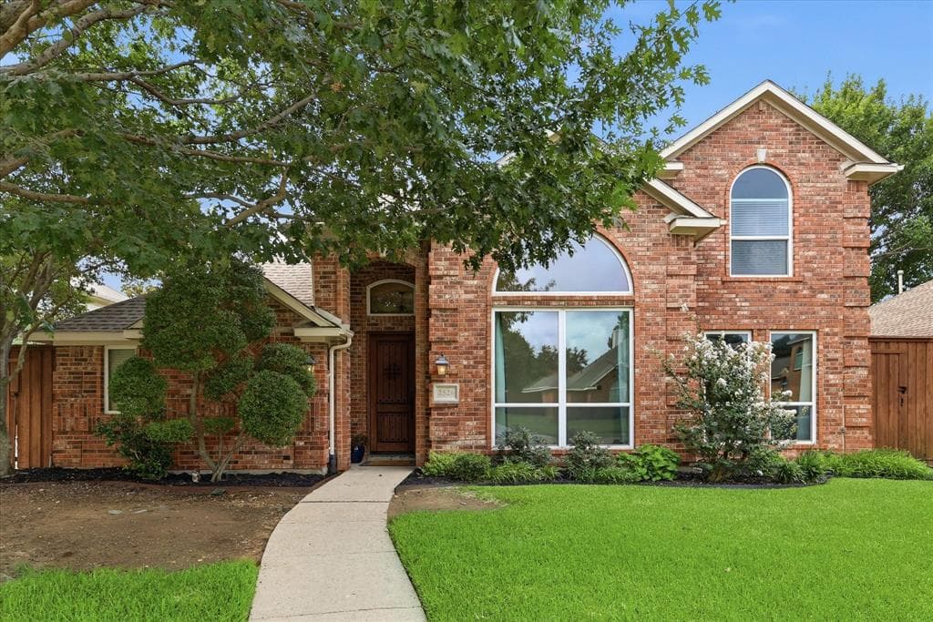 2526 Fallview Ln