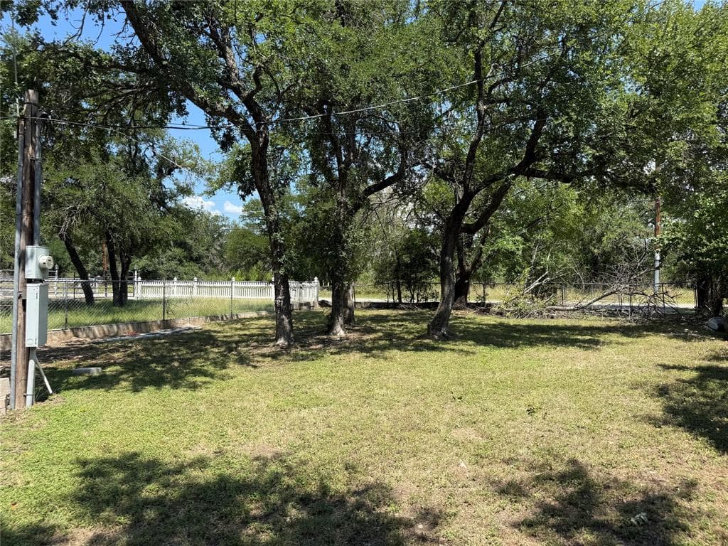 470 Bluebonnet Ln