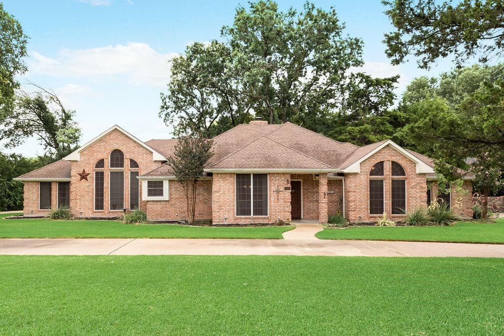 602 Creek View Cir