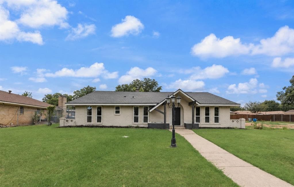 3914 Shady Hollow Ln