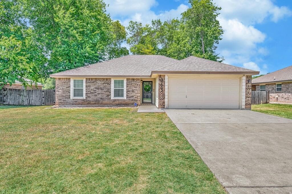 213 Woodland Blvd