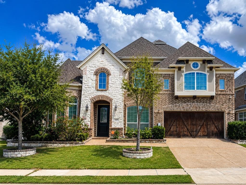 227 Dominion Dr