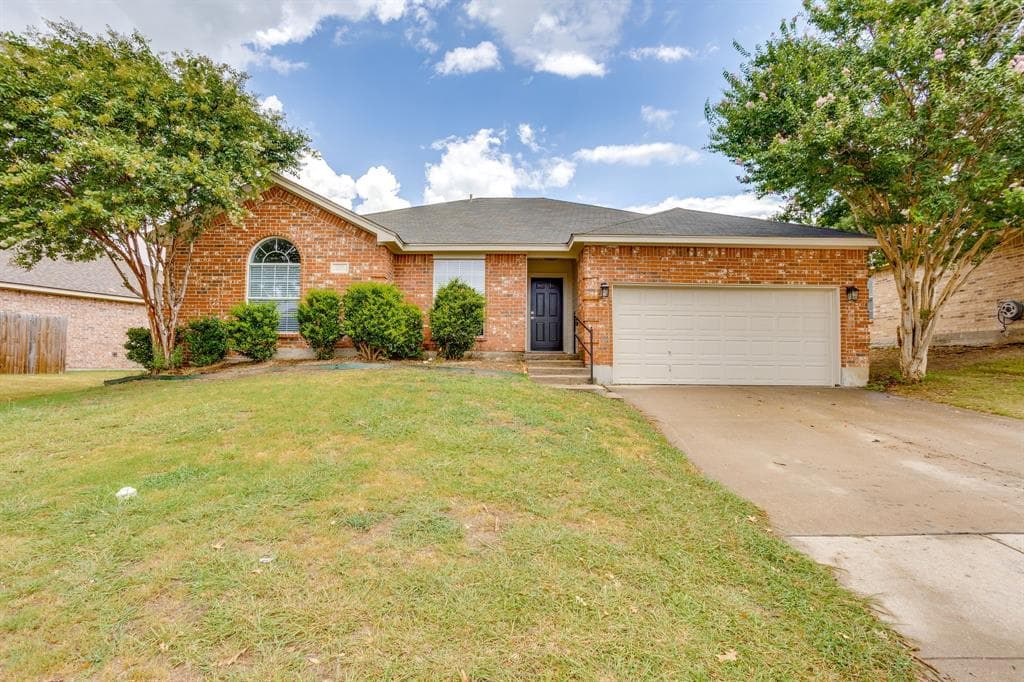 213 Carriage Dr