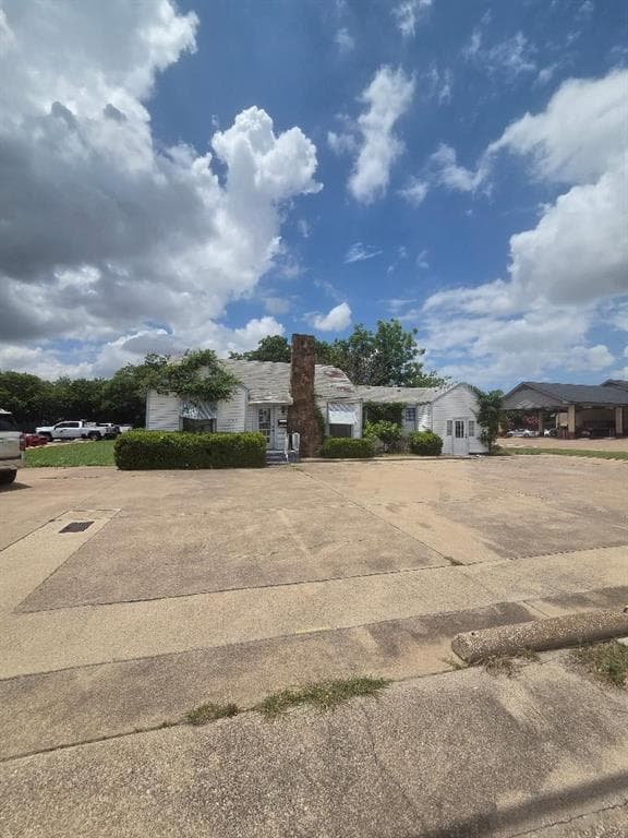 3217 Denton Hwy