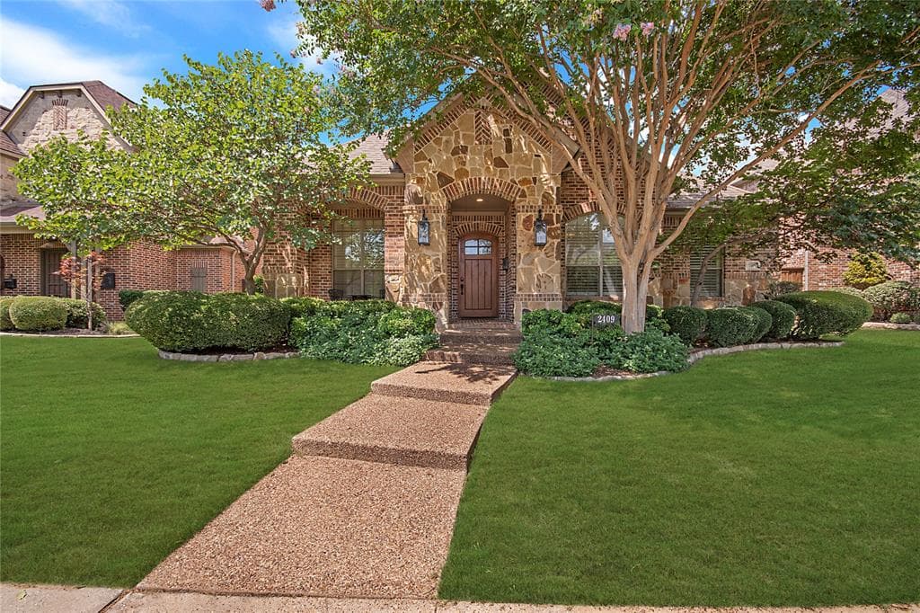 2409 Hardrock Castle Dr