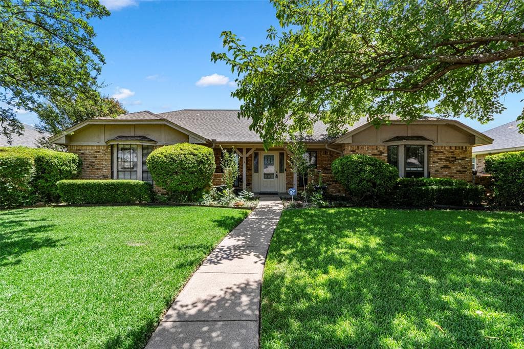 506 Willowcrest Dr