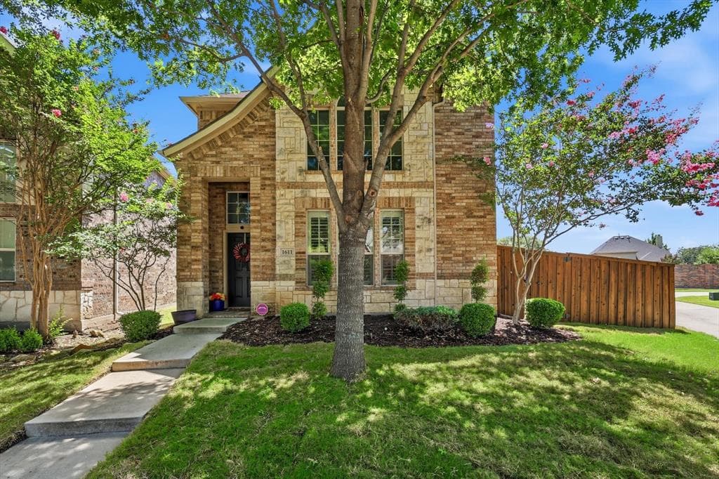 1611 Estacado Dr