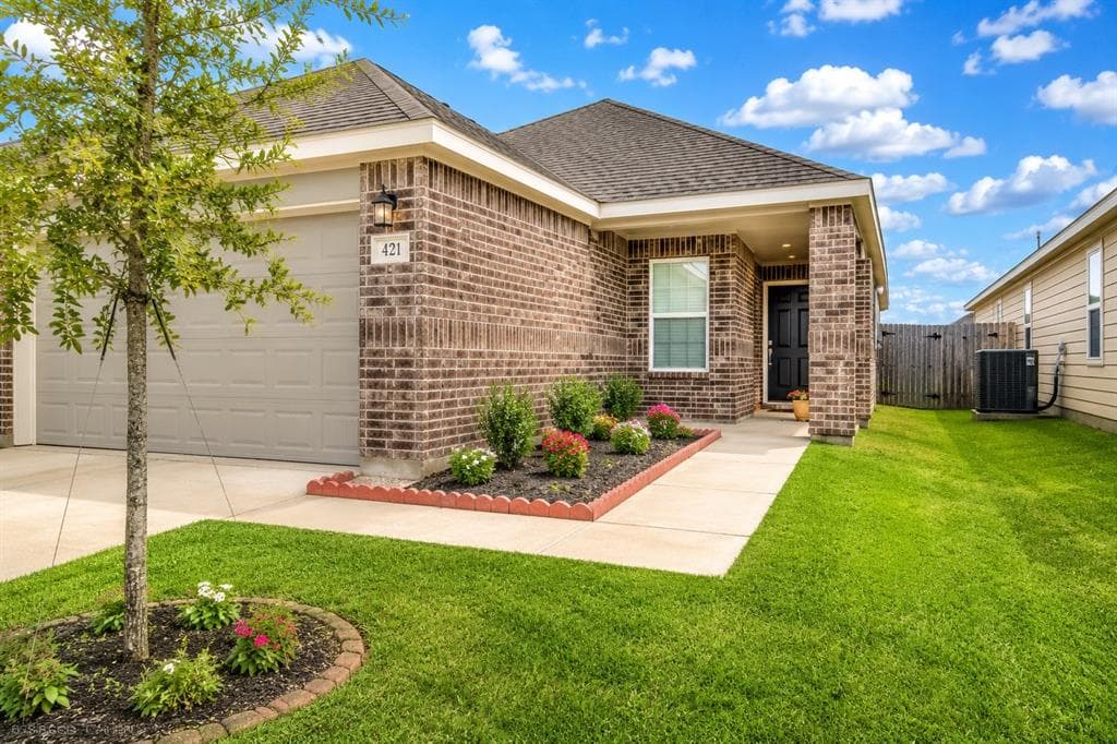 421 Sussex Dr