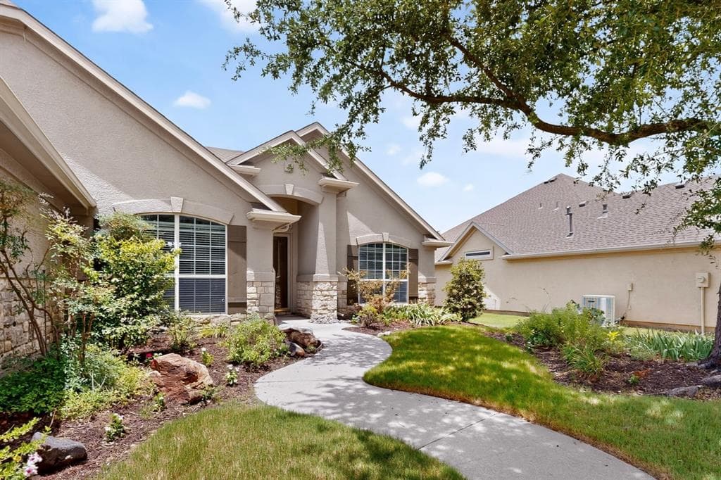 9704 Grandview Dr