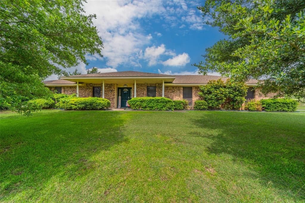 5011 Springbrook Dr