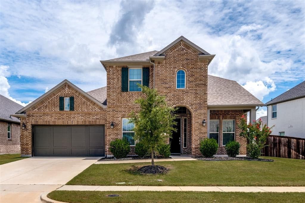 1109 Almond Dr