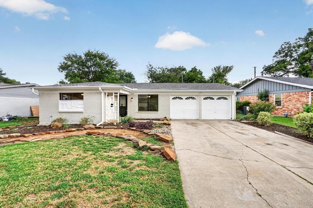2129 Cliff Park