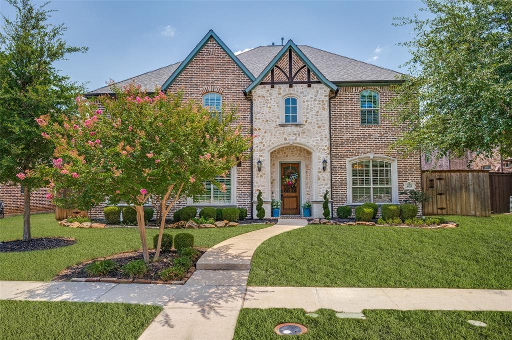 4101 Chevy Chase Ln