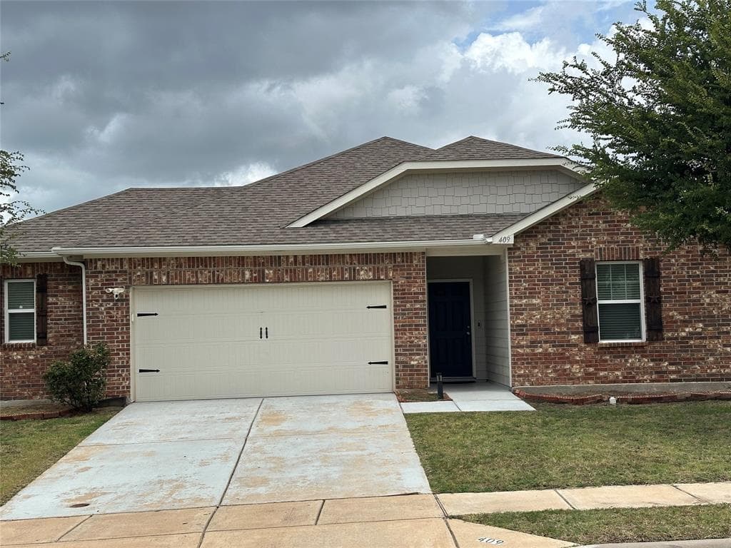 409 Willow Creek Dr